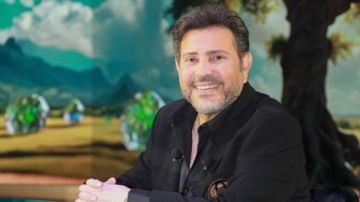 هاني شاكر يصل إلى باريس لتلقي العلاج