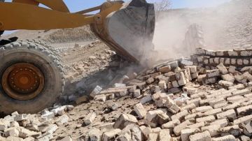 أسوان .. حملات إزالةمكثفة للتعديات على أراضى الدولة ضمن الموجة 28 أسوان .. حملات إزالةمكثفة للتعديات على أراضى الدولة ضمن الموجة 28