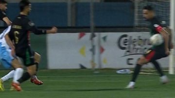 إبراهيم عبد الجواد يثير الجدل بشأن ركلة جزاء بيراميدز إبراهيم عبد الجواد يثير الجدل بشأن ركلة جزاء بيراميدز