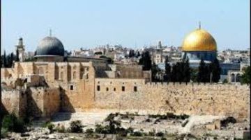 إغلاق المسجد الأقصى في عيد الفطر المبارك لأول مرة منذ عقود وسط توتر أمني في القدس