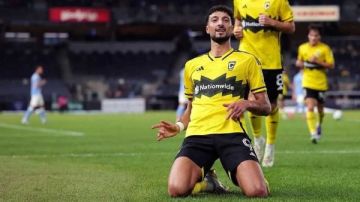 ناقد رياضي يفحر مفاجأة بشأن مستقبل وسام أبو علي