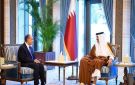 وزير الخارجية ينقل رسالة دعم كامل وتضامن مصر التام إلى أمير قطر