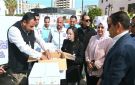 محافظ البحيرة تشهد اصطفاف قوافل توزيع 3000 كرتونة مواد غذائية - eg