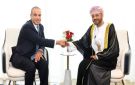 وزير الخارجية يلتقى نظيره العماني فى مسقط لبحث خفض التصعيد في المنطقة ويعلن تضامنه مع السلطنة