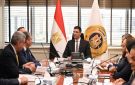 وزير الصناعة يبحث إنشاء أول مصنع لسيانيد الصوديوم في مصر بطاقة 55 ألف طن سنويا