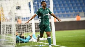 كوكا يقترب من الرحيل عن الاتفاق السعودي كوكا يقترب من الرحيل عن الاتفاق السعودي