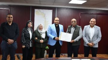 رئيس مياه الجيزة يتسلم شهادات الاعتماد لمحطتي الصف والبدرشين رئيس مياه الجيزة يتسلم شهادات الاعتماد لمحطتي الصف والبدرشين