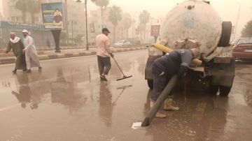 محافظ كفر الشيخ يتابع جهود كسح مياه الأمطار صور