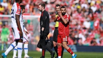 سلوت يقلق جماهير ليفربول بشأن إصابة محمد صلاح: نعرف مدى صعوبة خروجه من الملعب