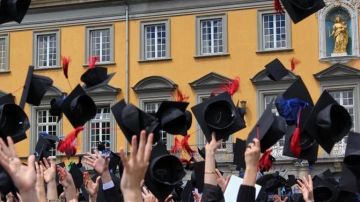 التعليم العالي تعلن عن منح من جامعة Khazar باذربيجان للعام الدراسى 2026 2027