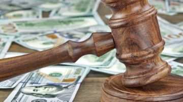 الاستيلاء على ثروات المواطنين من خلال تطبيق شهير.. وهذه عقوبة الجريمة الاستيلاء على ثروات المواطنين من خلال تطبيق شهير.. وهذه عقوبة الجريمة