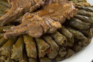 طريقة عمل محشي ورق العنب بالريش طريقة عمل محشي ورق العنب بالريش