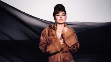 هيفاء وهبي تخطف الأنظار بإطلالة جريئة.. وتترقب عرض أرض جهنم 