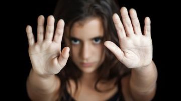 السجن المشدد حتى 20 عاما لمرتكبي ختان الإناث .. وفقا للقانون