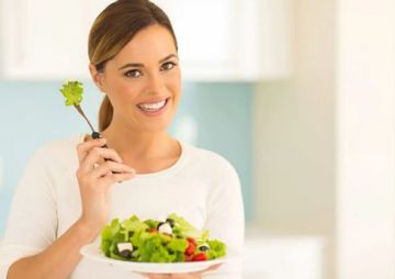 عادة يومية خطيرة.. نقص الماء والخضروات يفتح باب الأمراض