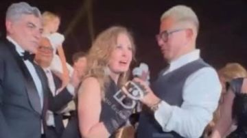 تجاهل مفاجئ من عمرو دياب.. وموقف محرج لـ يسرا يشعل الجدل