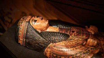 كنز أثري مثير في البهنسا.. بردية نادرة داخل مومياء تربك عالم الآثار