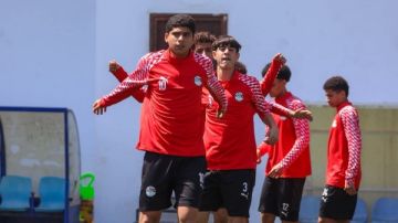 منتخب الناشئين يختتم استعداداته لمواجهة الجزائر منتخب الناشئين يختتم استعداداته لمواجهة الجزائر