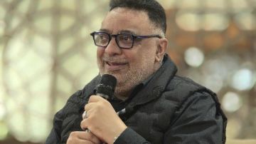 نجوم الفن والمجتمع في ندوة ثمرة طه إلياس لعبد الرحيم كمال نجوم الفن والمجتمع في ندوة ثمرة طه إلياس لعبد الرحيم كمال