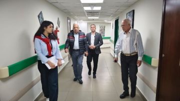 فى زيارة ميدانية مفاجئة وزير الكهرباء يتفقد مستشفى الخدمات الطبية