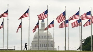 تحرك داخل الكونجرس الأمريكي لعزل ترامب ووزير الدفاع تحرك داخل الكونجرس الأمريكي لعزل ترامب ووزير الدفاع