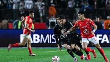 غيابات تضرب القمة.. الأهلي والزمالك في اختبار صعب قبل موقعة الحسم بالدوري غيابات تضرب القمة.. الأهلي والزمالك في اختبار صعب قبل موقعة الحسم بالدوري