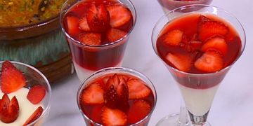 مهلبية الفراولة.. حلويات الربيع اللذيذة على الموائد