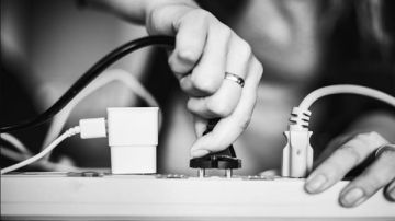 كيف نوفر استهلاك الطاقة للأجهزة المنزلية.. وطرق ضبطها؟ فيديو