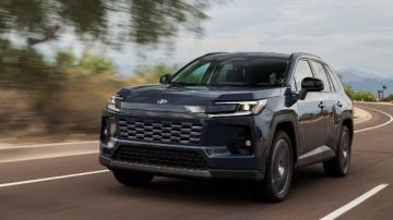 تويوتا تؤجل تصنيع سيارة RAV4 الكهربائية.. ما السر؟ تويوتا تؤجل تصنيع سيارة RAV4 الكهربائية.. ما السر؟