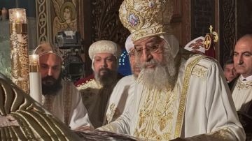 شاهد .. صلوات قداس عيد القيامة بالكاتدرائية المرقسية بالعباسية شاهد .. صلوات قداس عيد القيامة بالكاتدرائية المرقسية بالعباسية