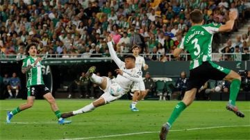 ريال بيتيس يخطف تعادلا قاتلا أمام ريال مدريد في الدوري الإسباني