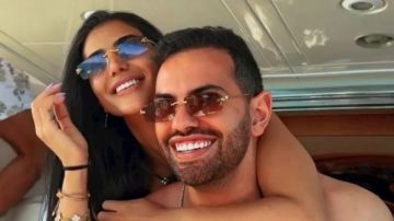ريم سامي تلفت الأنظار رفقة زوجها على متن يخت ريم سامي تلفت الأنظار رفقة زوجها على متن يخت