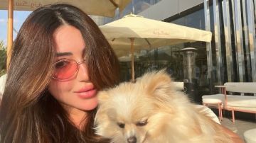 سارة سلامة تنشر صورا جديدة مع كلبها سارة سلامة تنشر صورا جديدة مع كلبها