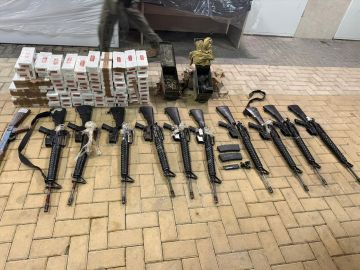 الجيش الإسرائيلي يضبط طائرات مسيرة محملة بعشرات البنادق بعيدة المدى على الحدود المصرية (صور)