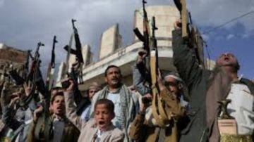 الحوثيون يعلنون ضربة صاروخية مشتركة مع إيران وحزب الله ضد إسرائيل