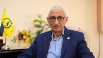 محافظ شمال سيناء: بدخل مكتبي لمدة دقائق وطول اليوم بين المواطنين محافظ شمال سيناء: بدخل مكتبي لمدة دقائق وطول اليوم بين المواطنين