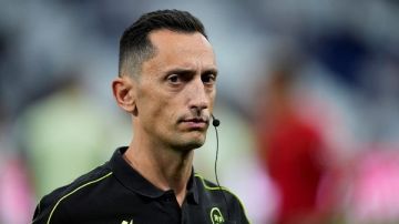 يويفا يعلن طاقم حكام مباراة ليفربول وباريس سان جيرمان في دوري أبطال أوروبا