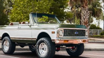 عمرها 54 عاما.. شيفروليه تعيد سيارة بليزر نادرة من الموت