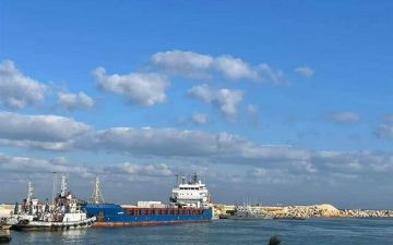 مصر.. إعادة فتح ميناء العريش البحري بعد تحسن الأحوال الجوية مصر.. إعادة فتح ميناء العريش البحري بعد تحسن الأحوال الجوية