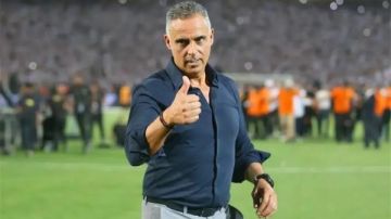 هل يقترب الأهلي من صفقة مثيرة؟ البرتغالي جوميز في الصورة والفتح يلتزم الصمت