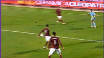 خبير تحكيمي يحسم الجدل بشأن عدم احتساب ركلة جزاء للأهلي أمام سيراميكا