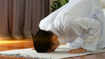 حكم تكرار الاستعاذة في كل ركعة من ركعات الصلاة.. الإفتاء توضح