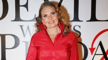 يسرا تخطف الأنظار بفستان أحمر في أحدث ظهور .. شاهد