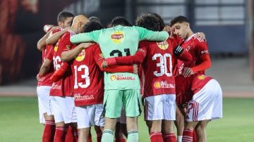 إعلامي: الأهلي لن يوقع عقوبات على اللاعبين قبل مواجهة الزمالك .. فيديو