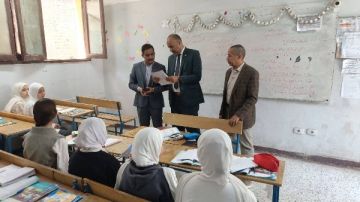 وكيل تعليم بني سويف يواصل جولاته الميدانية ويطمئن على سير العملية التعليمية