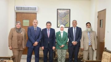 رئيس جامعة المنيا يترأس لجنة اختيار عميد كلية الطب رئيس جامعة المنيا يترأس لجنة اختيار عميد كلية الطب