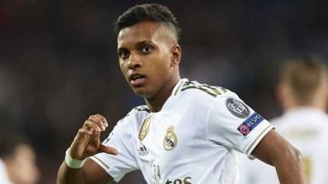 لأول مرة منذ إصابته بالصليبي.. تطور إيجابي في حالة نجم ريال مدريد