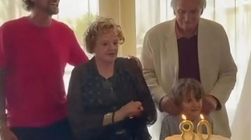 مانويل جوزيه يحتفل بعيد ميلاده الـ 80 بقميص الأهلي