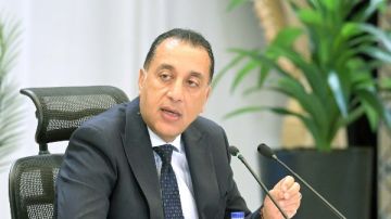 مدبولي يترأس اجتماع الحكومة الأسبوعي مدبولي يترأس اجتماع الحكومة الأسبوعي