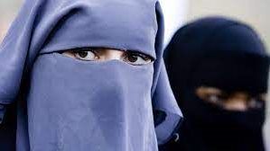 أزهري : المكياج أخطر من النقاب لأنه بيخلي فوزي فوزية أزهري : المكياج أخطر من النقاب لأنه بيخلي فوزي فوزية